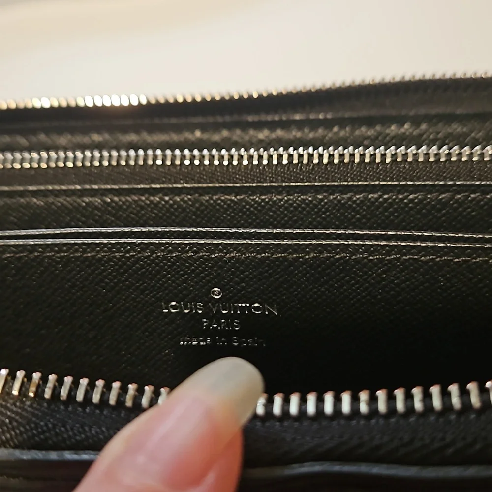 Louis Vuitton black epi zippy organizer wallet - Picture 8 of 12